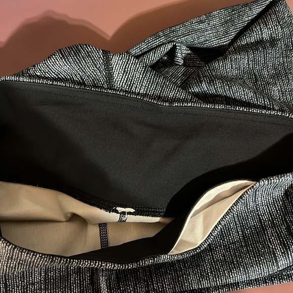 Lululemon Wunder Under Crop Full-On Luxtreme in Burlap Texture Black Dune size 6 - Picture 7 of 7